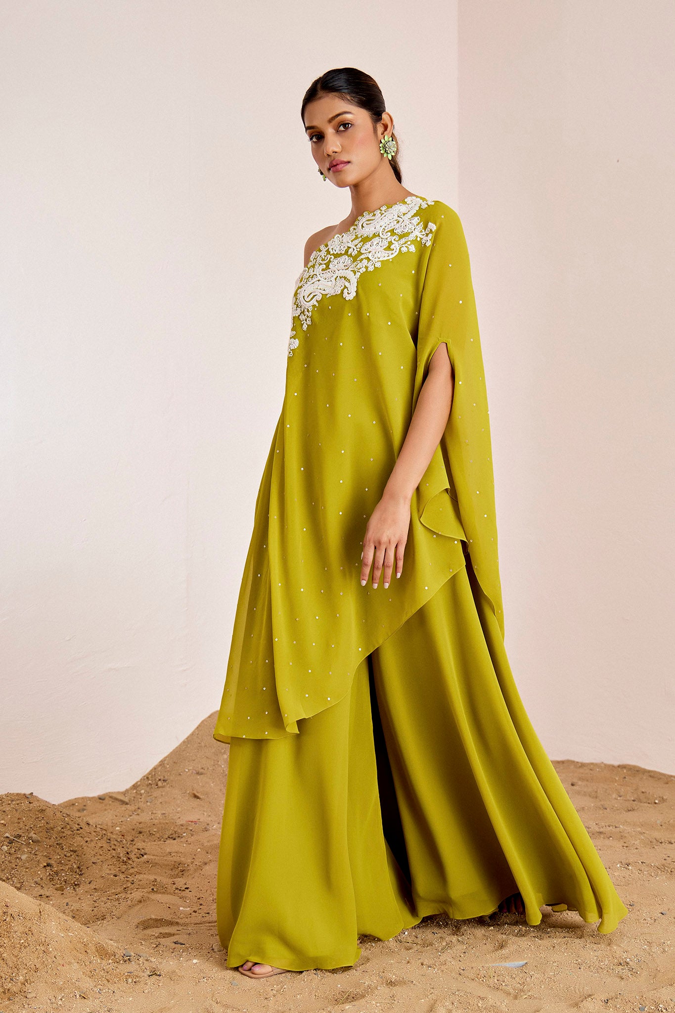 THREAD WORK ONE SHOULDER KAFTAN SET Suruchi Parakh THREAD WORK ONE SHOULDER KAFTAN SET Suruchi Parakh