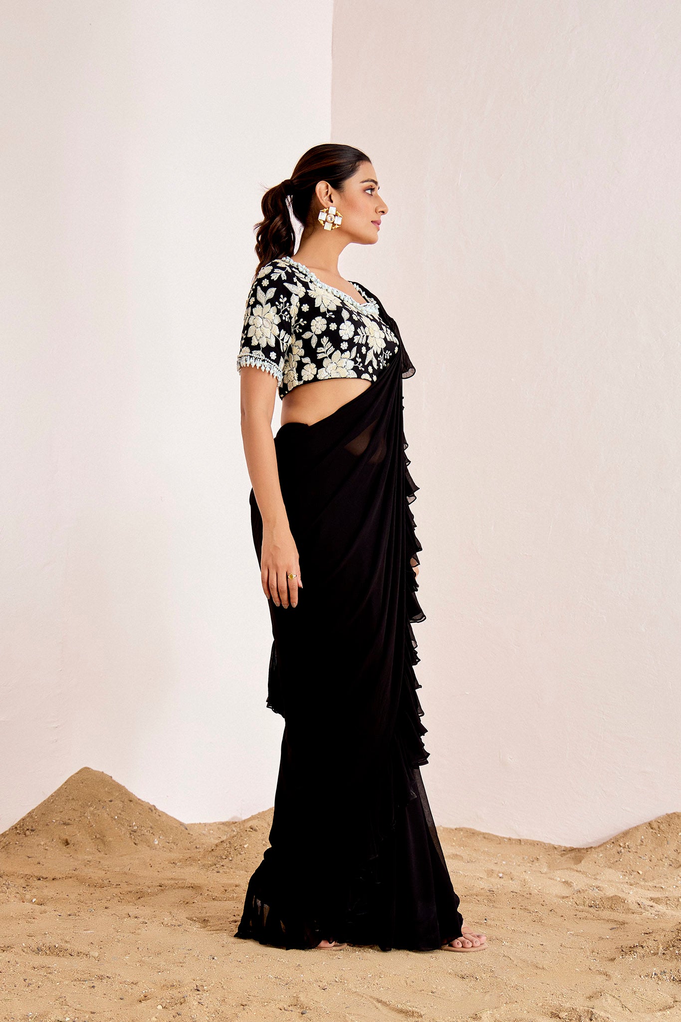 BLACK PRE DRAPE SAREE